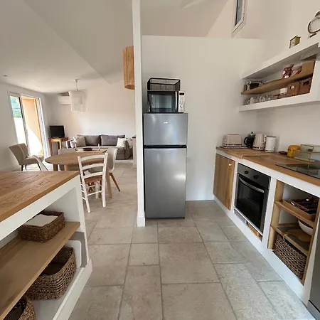 Maison T3 Rénovée à Collioure, 2 Chambres, Balcon - Fr-1-309-457 *