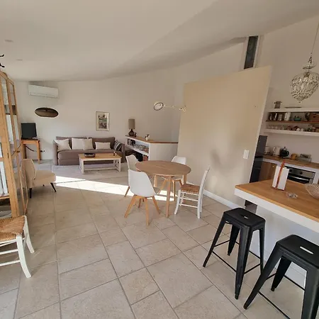 Casa de Férias Maison T3 Rénovée à Collioure, 2 Chambres, Balcon - Fr-1-309-457 *