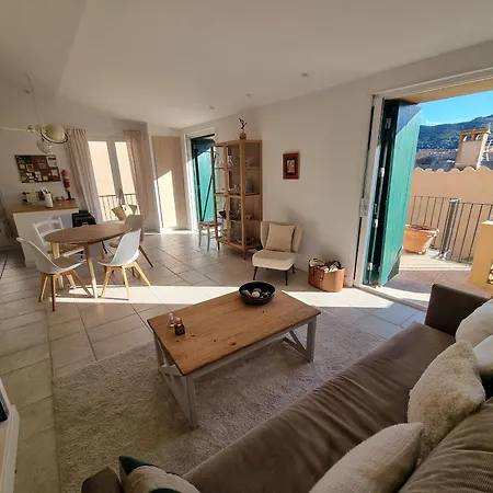 Maison T3 Rénovée à Collioure, 2 Chambres, Balcon - Fr-1-309-457
