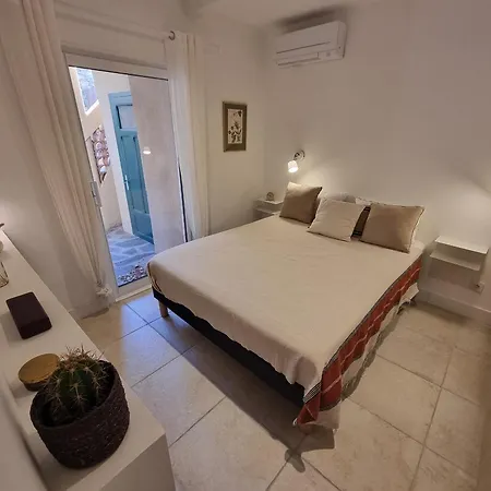 Maison T3 Rénovée à Collioure, 2 Chambres, Balcon - Fr-1-309-457