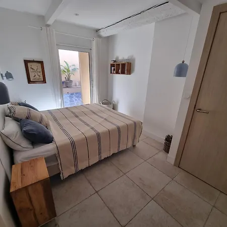 Casa de Férias Maison T3 Rénovée à Collioure, 2 Chambres, Balcon - Fr-1-309-457