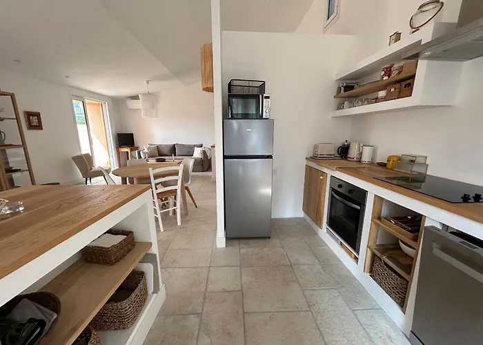 Maison T3 Renovee A Collioure, 2 Chambres, Balcon - Fr-1-309-457 *